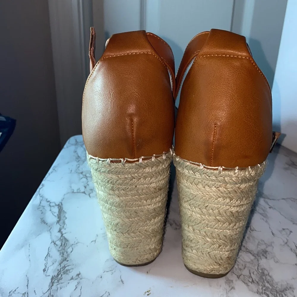 Steve Madden Jaylen Sandals Cognac Suede Shoes Size  10 Espadrilles with Box